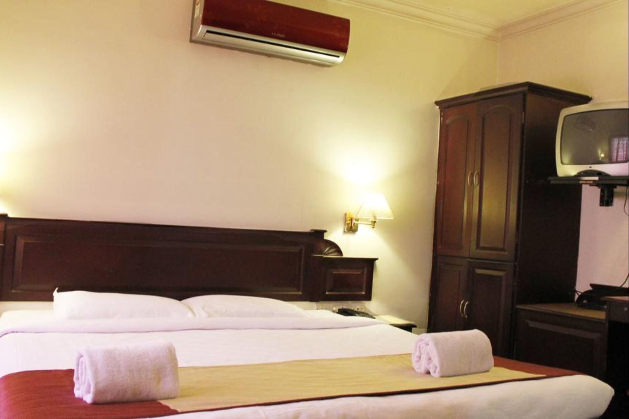 Hotel Archana Inn Kochi Eksteriør billede